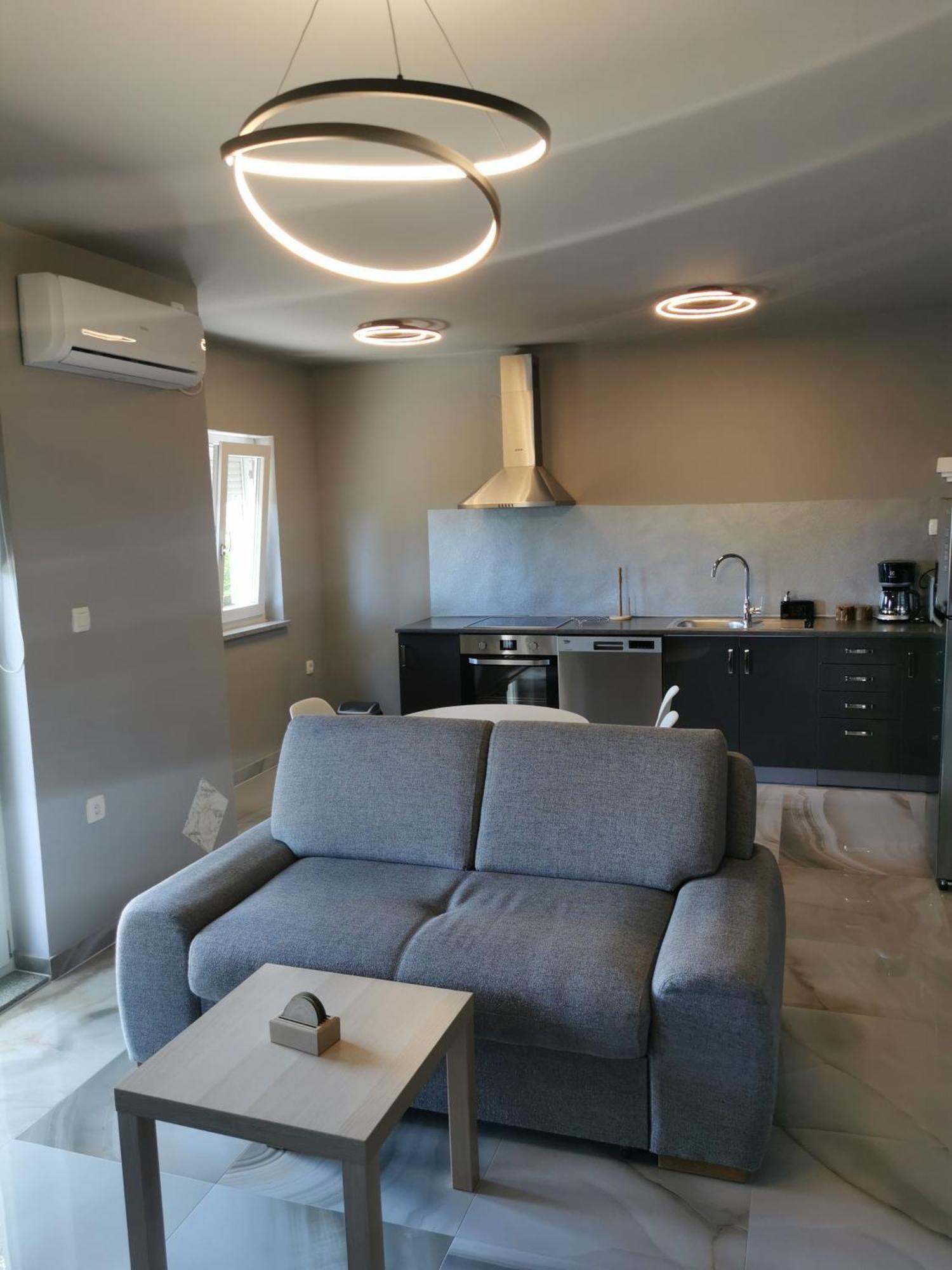 Apartment Luki بوفايل المظهر الخارجي الصورة